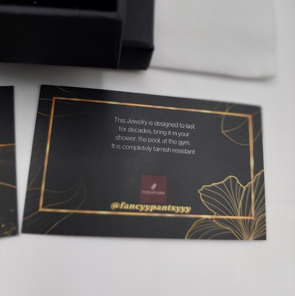 18K Gold Plated Cross With Crystal Cubic Zircon - Picture 5 of 15